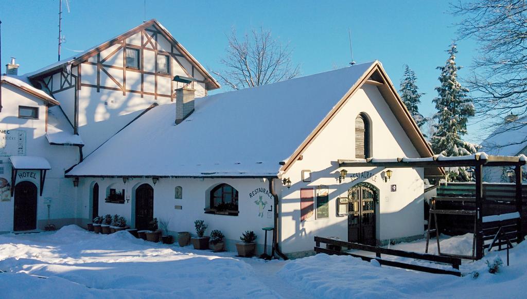Hostinec U Pejska A Kocicky 마리안스케 라즈네 외부 사진